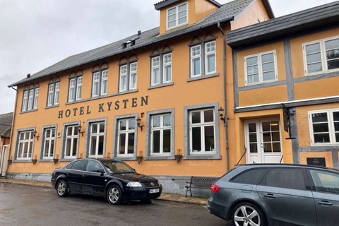 Hotel sat til salg