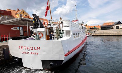 Folkem�deeffekten: 80 procent f�rre passagerer - institution holder helt lukket