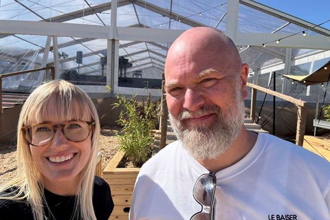 800 konsulenter indtager Allinge: Slår lejr på Cirkuspladsen