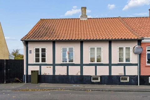 Kommunen sætter rækkehuse til salg i to byer