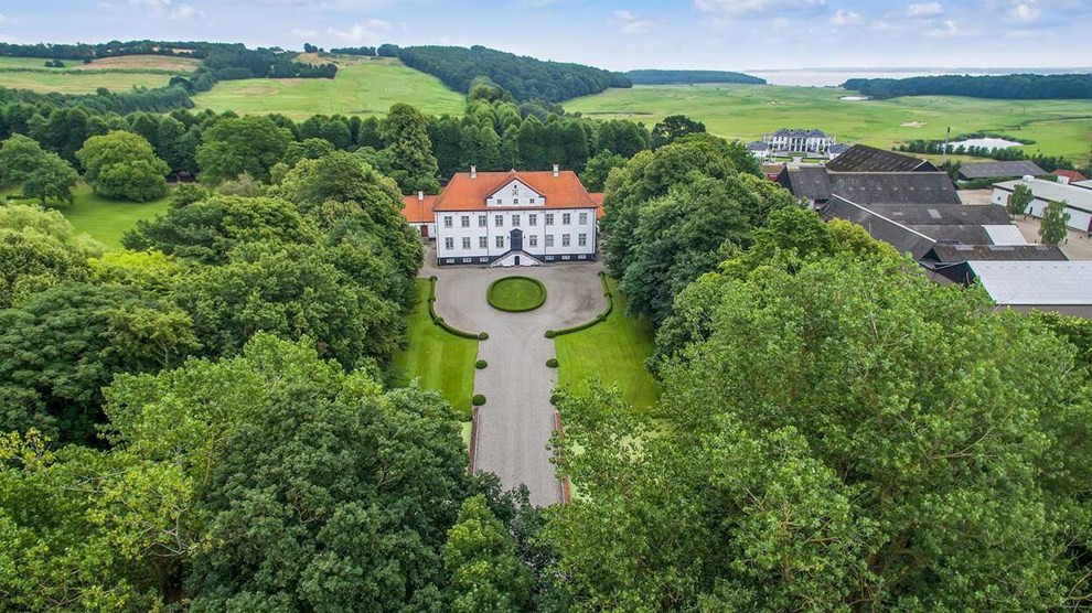 Jysk greve inspirerer p� Bornholm: Mange vil begraves i skoven