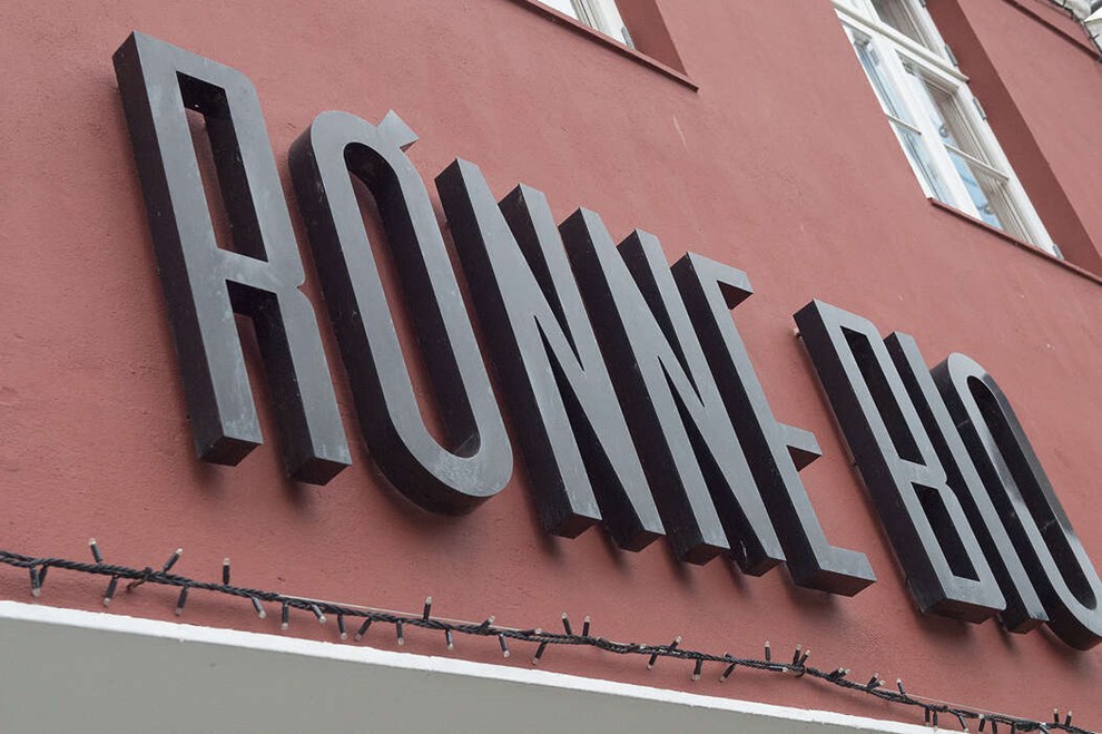 James Bond bukker under for coronavirus