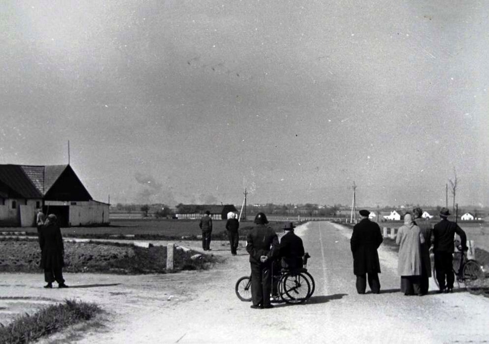 Billedserie: 10 bornholmere dde, og tusinder blev hjemlse, da bomberne ramte en