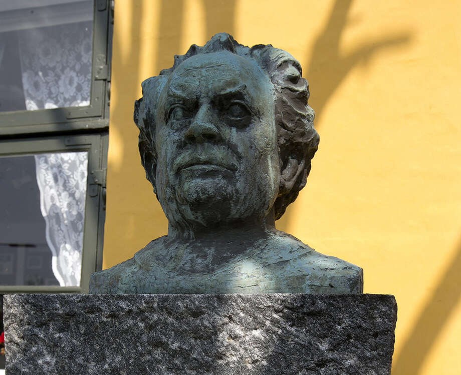 Martin Andersen Nex fr sin egen plads et 'nrliggende' sted