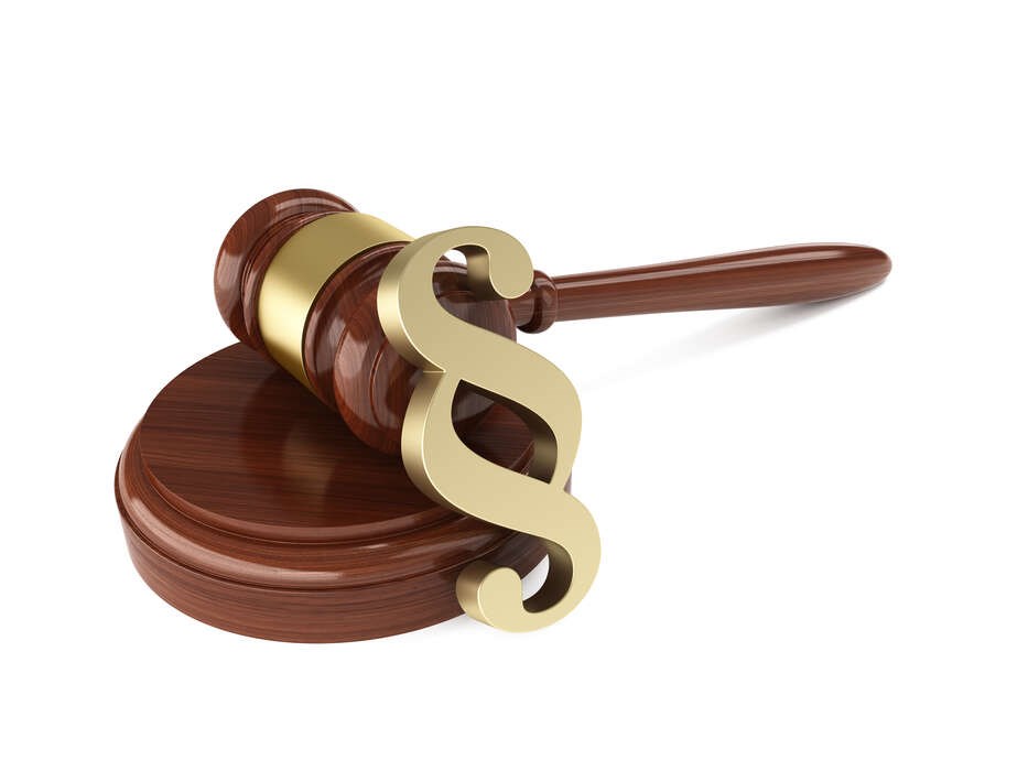47-�rig d�mt for at hugge sine egne fingre af