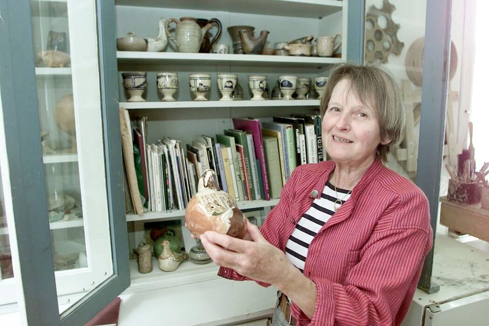 Keramiker blev mindet i Ols Kirke