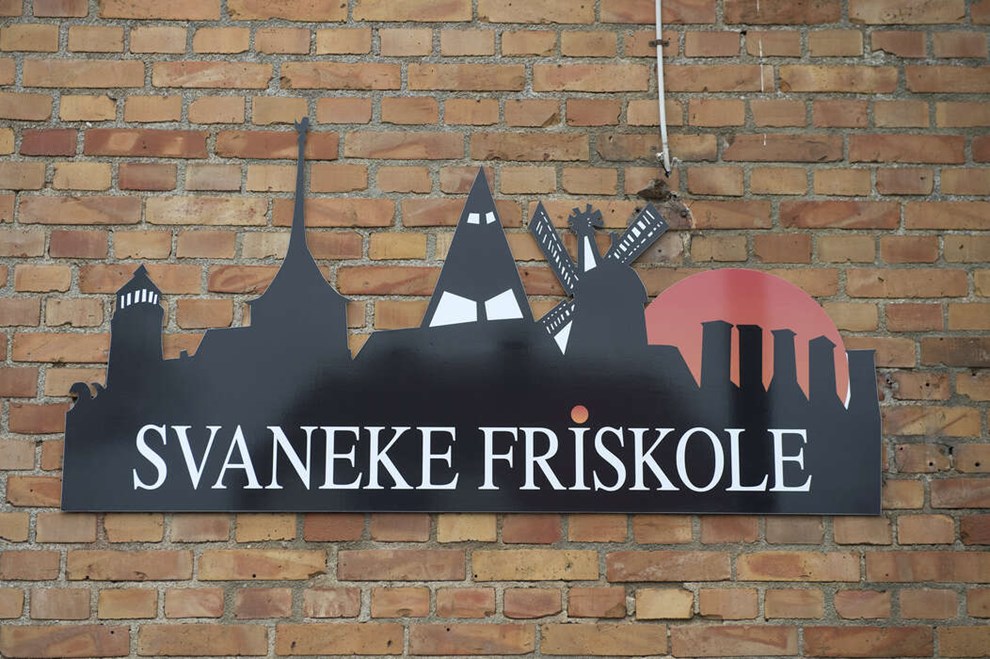 Har kontrakt med kommunen  men friskolen m ikke leje ud til brnehus