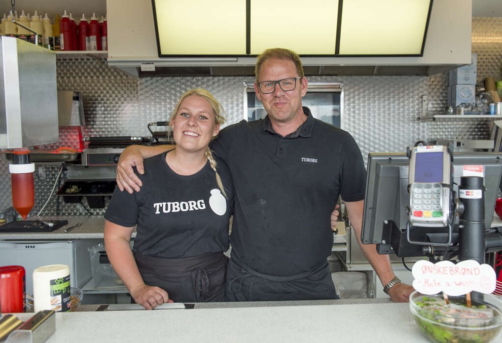 I 10 �r har Simon Jensen og hans familie regeret i Allinge Havnegrill