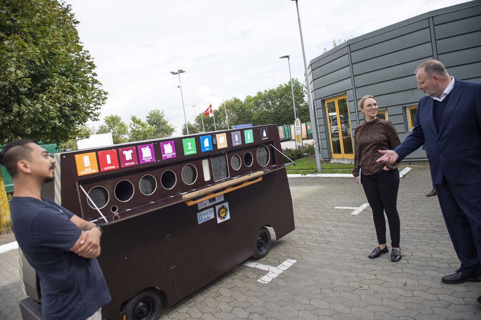 Skraldemobil tager glad imod 10 slags affald. Nu skal den testes