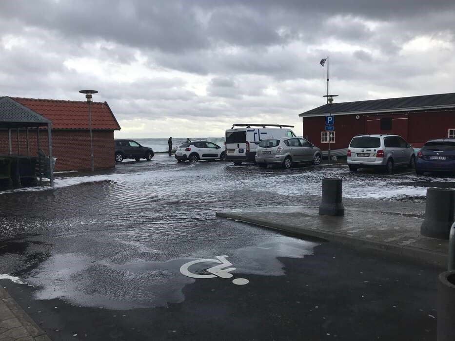 Netto k�mper for at holde vandet ude