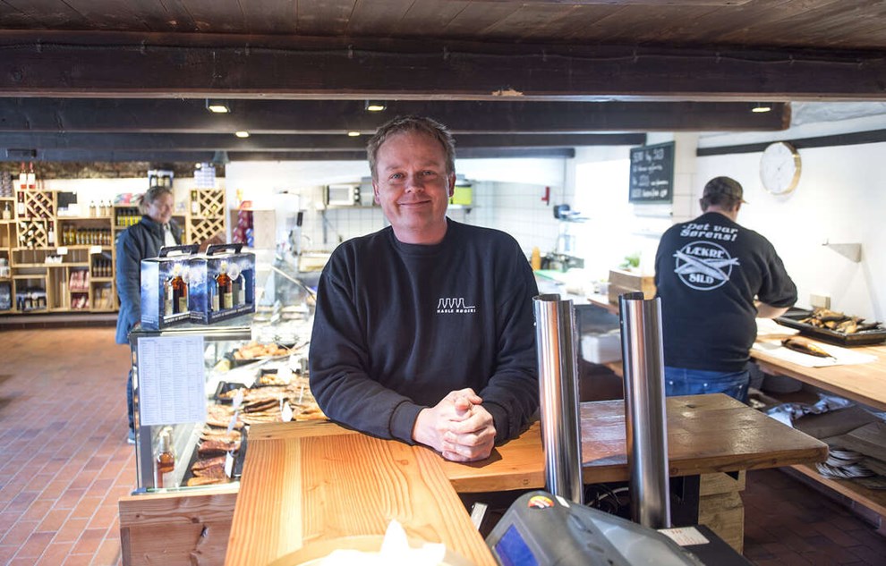 Røgeri vil forlænge sæsonen: Satser på røgede sild til julemenuen