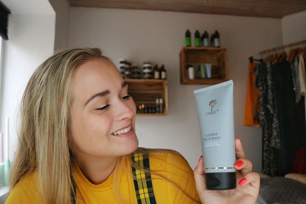 Face wash � Ansigtsvask fjerner uren hud og bumser effektivt