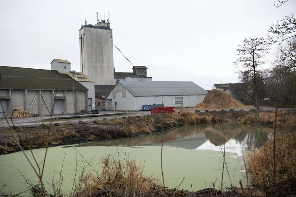 Mejeriet forsgte at stoppe delggende forurening med en T-shirt som prop