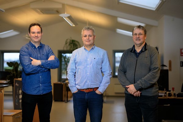 JF Data Service har fundet nyansatte specialister lokalt: 'De ved, at der ikke er meget cocktail p� Listed Havn for tiden'