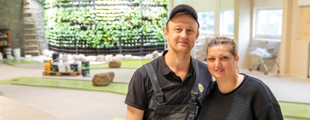 300 skal se det rde bnd blive klippet