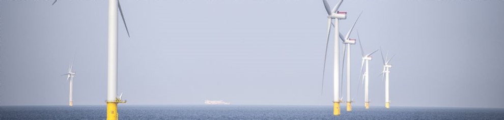 Hvordan ser havvindmller 15 km fra land ud? Tag til Mns Klint for inspiration