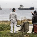 Folk valfarter til Sorthat: Hvorfor stder et skib p grund midt om natten?