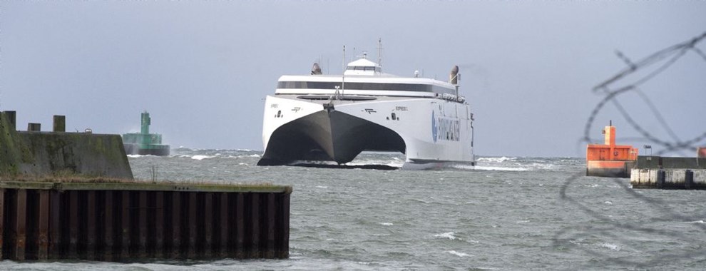 Vinden begynder at drille: Frgen sejler med 45 minutters forsinkelse