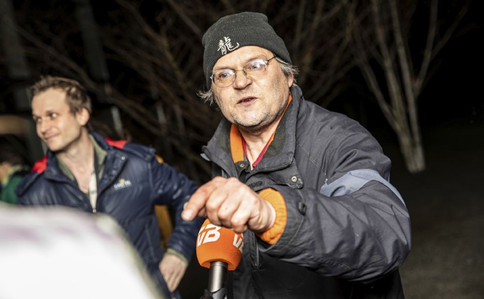 Opstandelse uden for hotel: Parti n�gtet adgang til valgaften