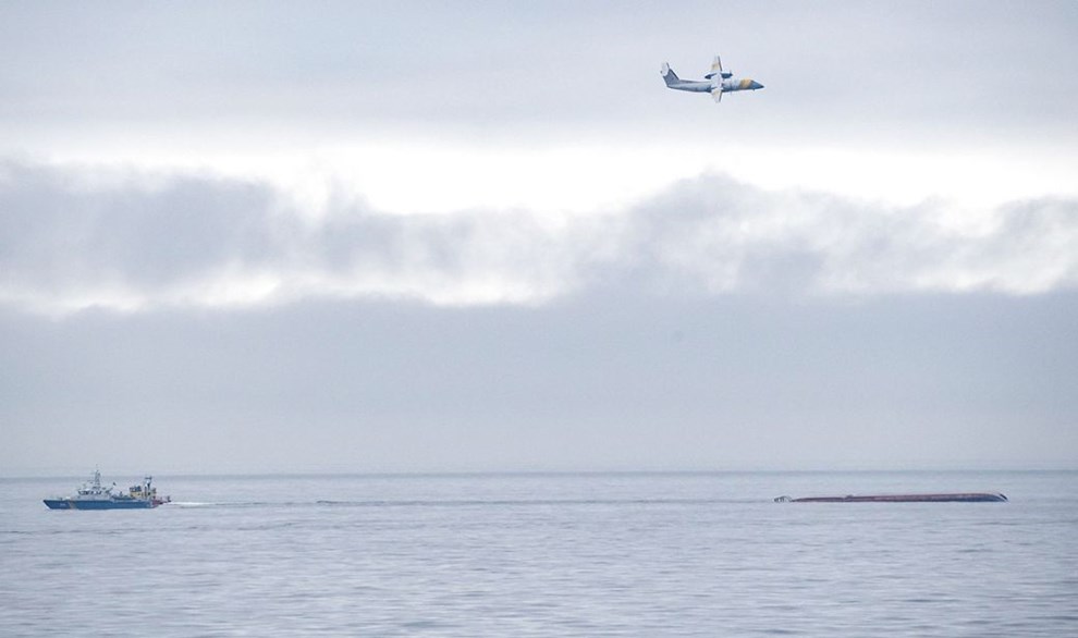 Forsvaret opgiver at finde to savnede efter skibskollision