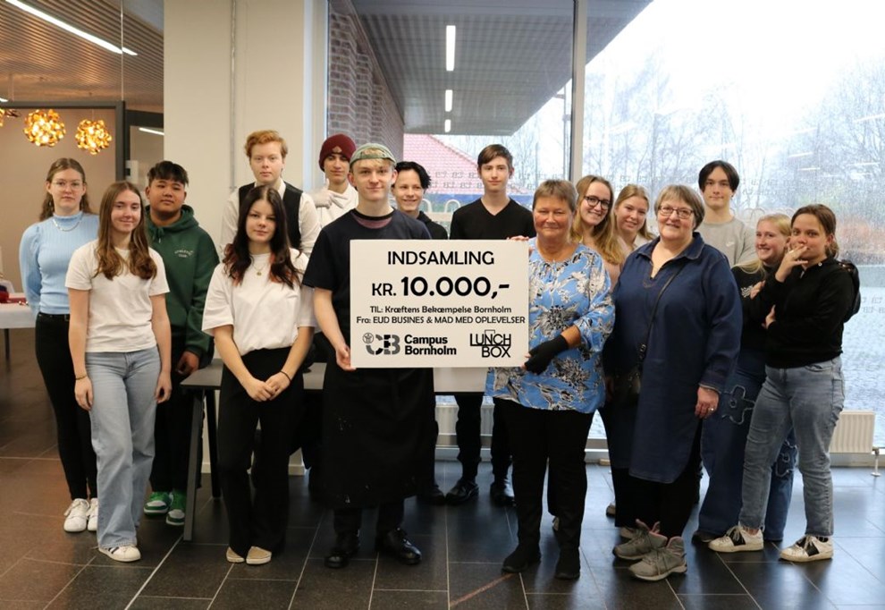 411 sandwich fra campus gav 10.000 kroner til et godt form�l