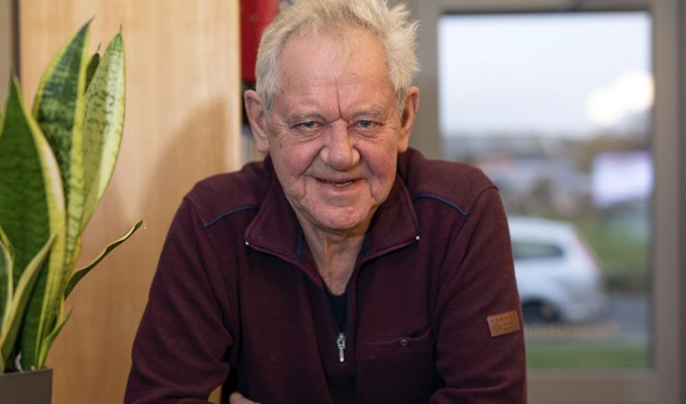 Han var firmaets frste ansatte i 1982, og han er der endnu