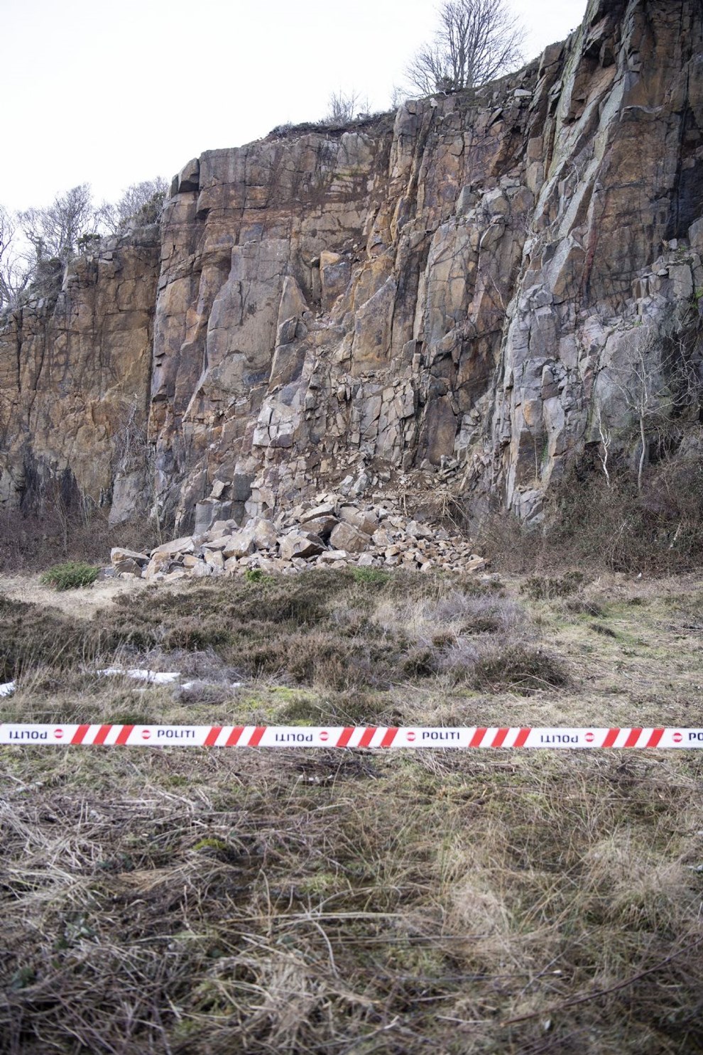 Formand for klatreklub om stort stenskred: �Vi klatrer aldrig p� den v�g � den er ustabil�