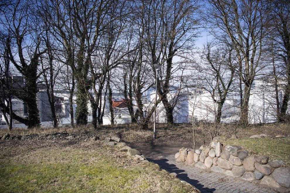 Brndstoftanke p havnen forhindrer byggeri