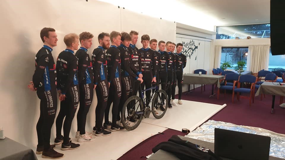 Hotel har haft cykelhold indlogeret i en uge men hr. og fru Jensen kan stadig ikke komme p besg