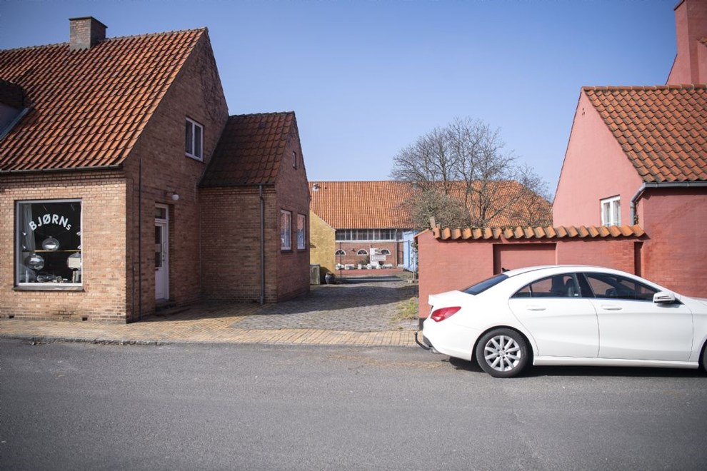 Venstreflj stiller sprgsml ved antallet af parkeringspladser ved det gamle gymnasium