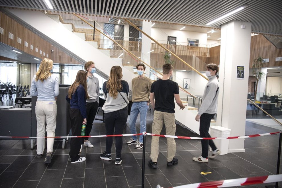 BAT stter ekstra busser ind, salle elever p campus kan mde ind alle dage