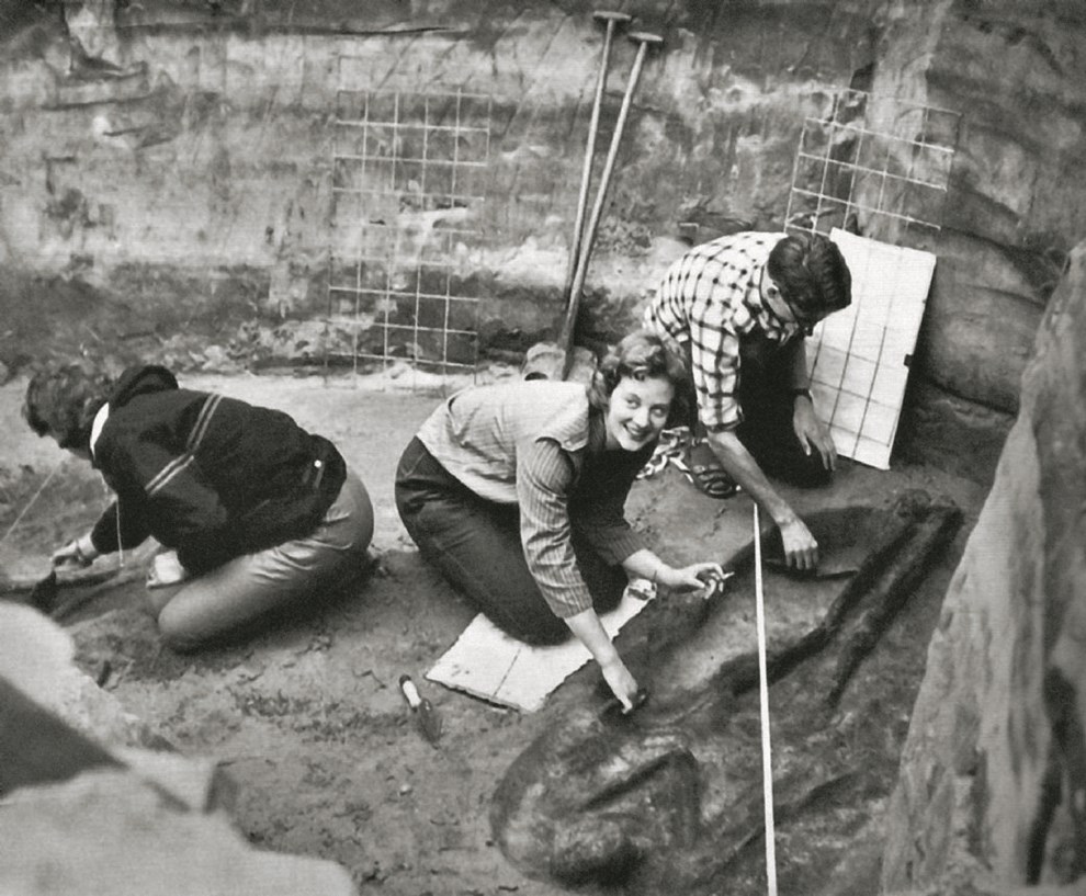 Medrivende 'mursten' om de bornholmske amatrarkologer