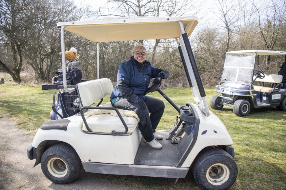 Sanne har spillet i flere r trods problemer med helbredet: 'Det gr fint, s lnge jeg har min bil'