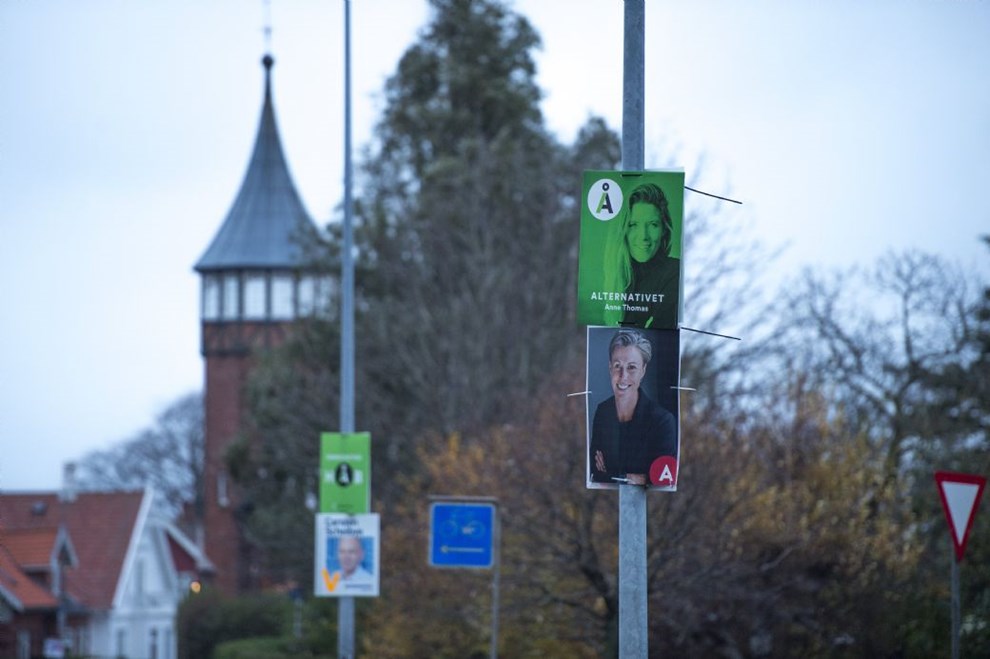 De konservative tager imod opfordring – laver frivilligt arbejde i stedet for at hænge plakater op De konservative tager imod opfordring – laver frivilligt arbejde i stedet for at hænge plakater op