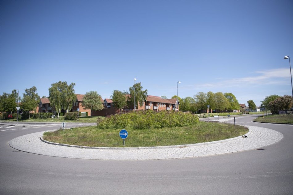 Kunstner er ved at l�gge sidste h�nd p� rundk�rselsv�rk