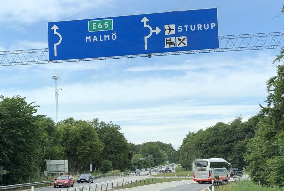 Nyt stenkast p E65 mandag morgen:  Svensk politi var straks til stede