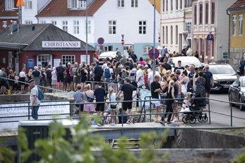 Leder: Sol, sommer og stress