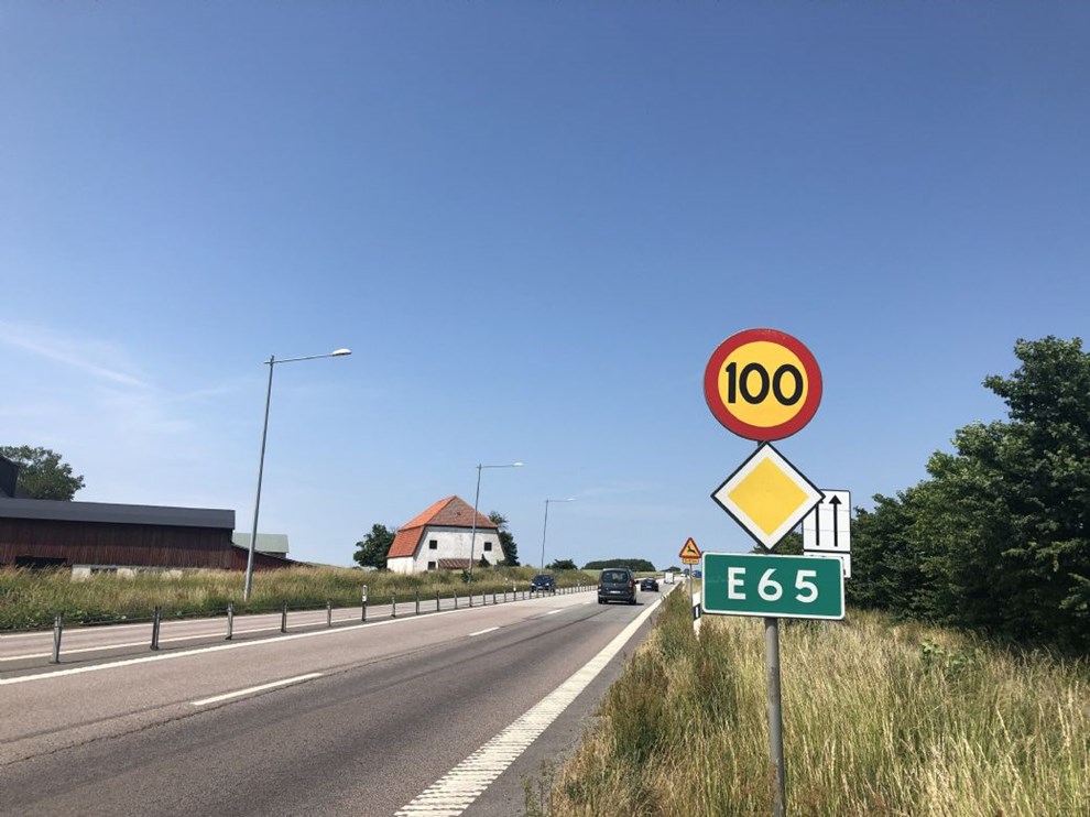 Yderligere tre anmeldelser om stenkast