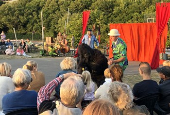 For 10. gang: Nu er der  igen teater i gaderne