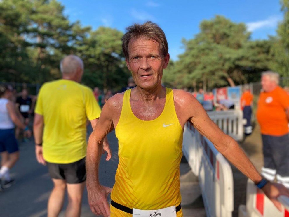 John indrmmer blankt, at han var flyvende p sandet: 'Jeg er forbavsende god'