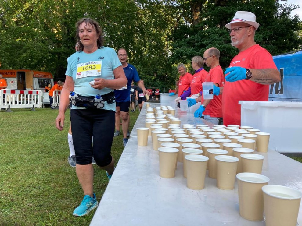 S mange hjlper til under Etape Bornholm