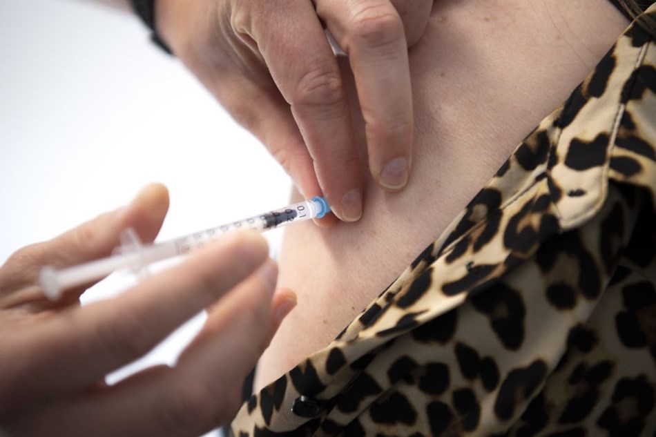 Sundhedsstyrelsen vurderer i efter�ret behovet for tredje stik