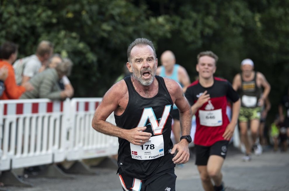 Dennis har lbet tre uger i Kretas bjerge, men det kan Hammeren godt leve op til