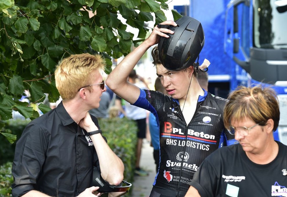 Han har krt strkt igennem svingene for at n i skole til tiden  i dag bliver det en fordel