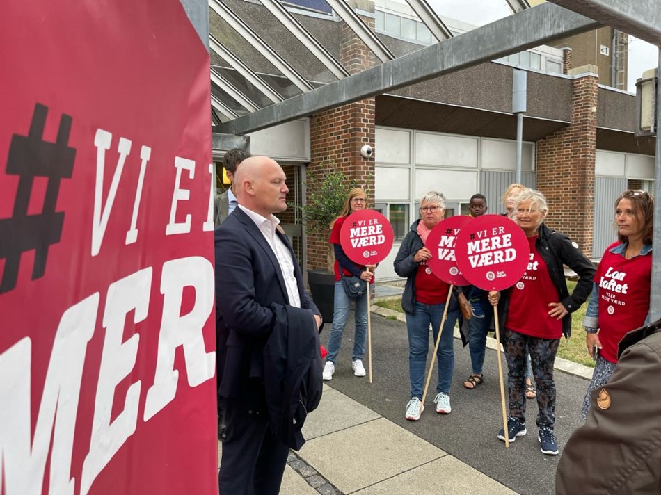 Strejkende sygeplejersker tog imod regionsr�dsformand