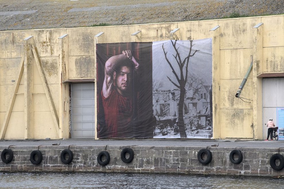 Fortidens ruiner mder nutidens ofre p havnen