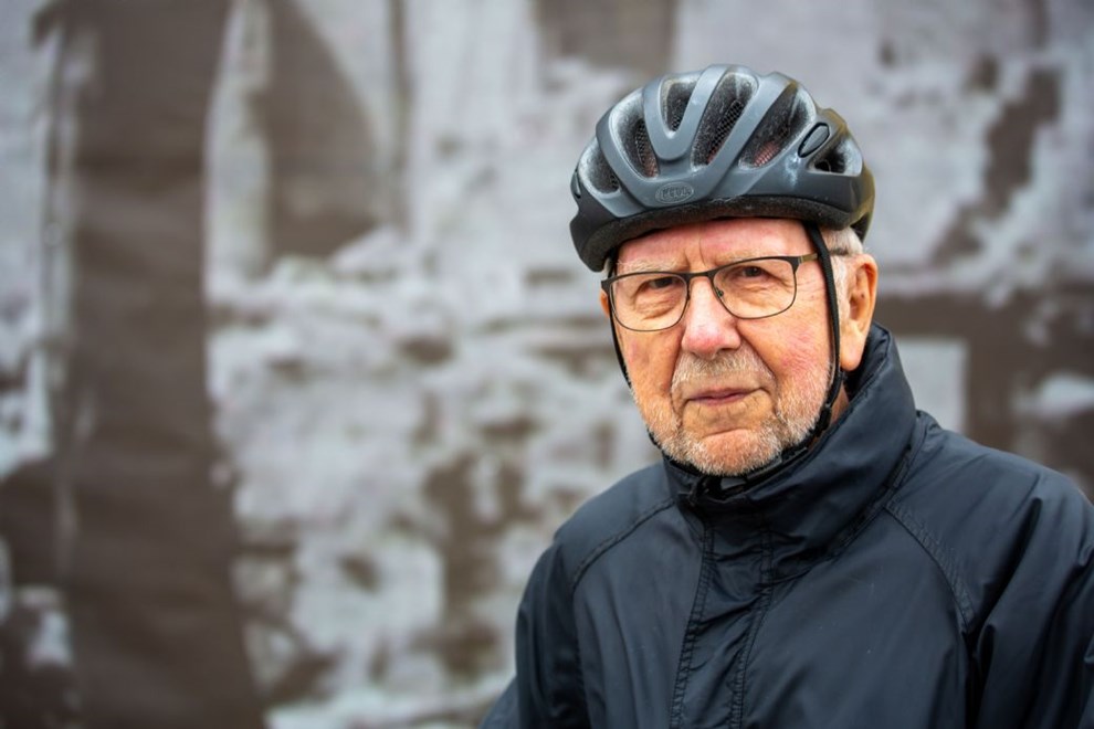 Blandt fuglelort og glitrende kunstvrker trdte Walter frem og gav udstilling nyt liv