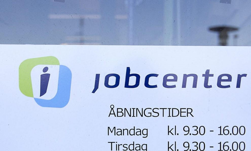 Regeringen vil tage over 4.000 kroner af nyuddannedes dagpenge Regeringen vil tage over 4.000 kroner af nyuddannedes dagpenge