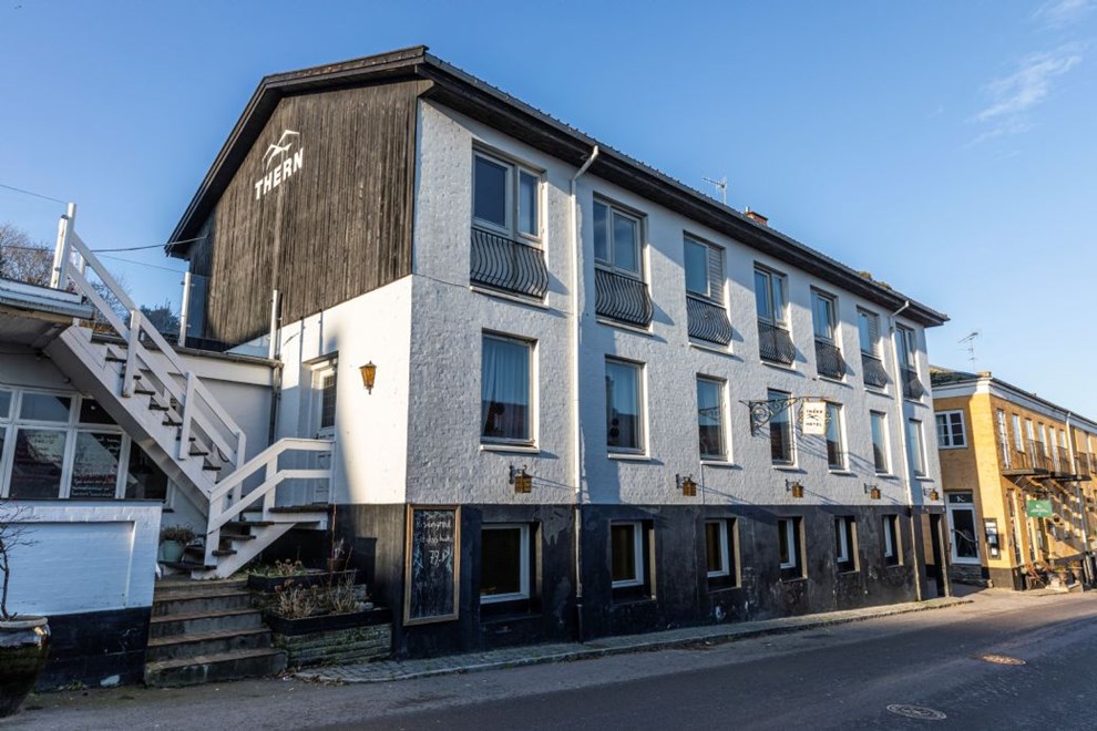 Kendt par kber historisk hotel i Gudhjem