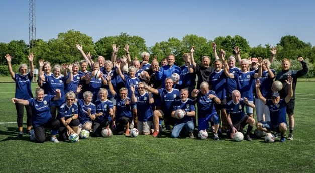 Aldrig set f�r p� Bornholm: Fodboldskole for spillere over 60 �r